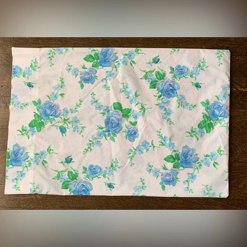 Vintage Fieldcrest Perfection Standard  Pillowcase Blue Floral Flowers Grandma